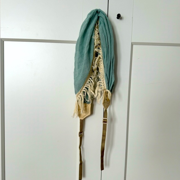 Bloom Theory Camera Strap - Picture 1 of 4